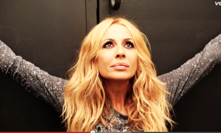 Estreno videoclip "La Que Nunca Se Rinde" Marta Sánchez 2014 por todo lo alto 2 hghgh