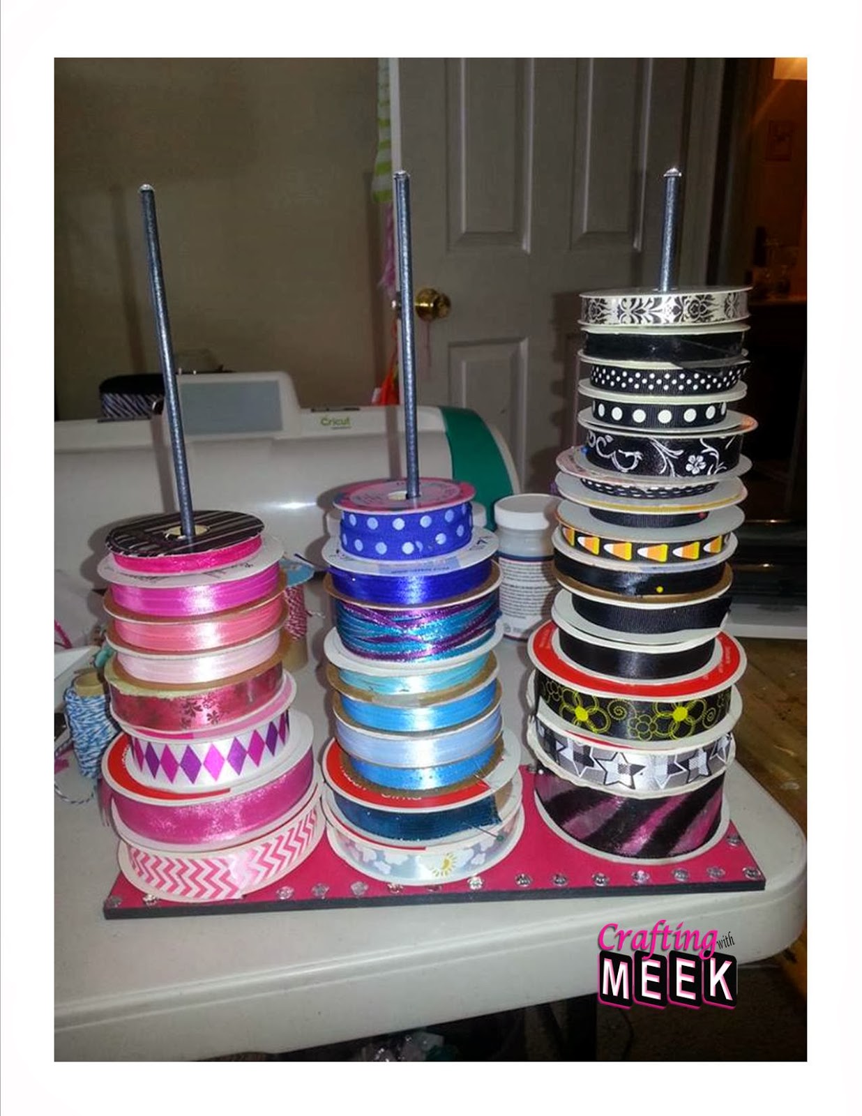 Crafting with Meek DIY RIbbon Holder/Storage