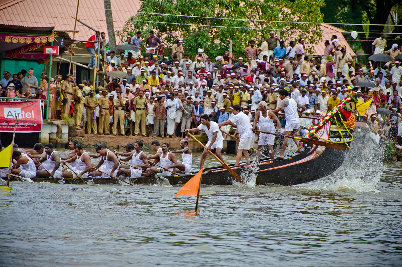 Natural Attractions and Lifestyles Of Kerala Nehru trophy boat race