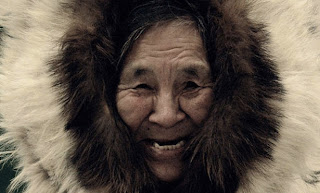 نقره لتكبير أو تصغير الصورة ونقرتين لعرض الصورة في صفحة مستقلة بحجمها الطبيعي