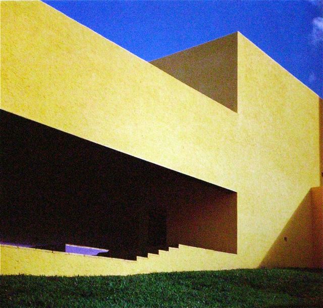 MONDOBLOGO luis barragan in colour....