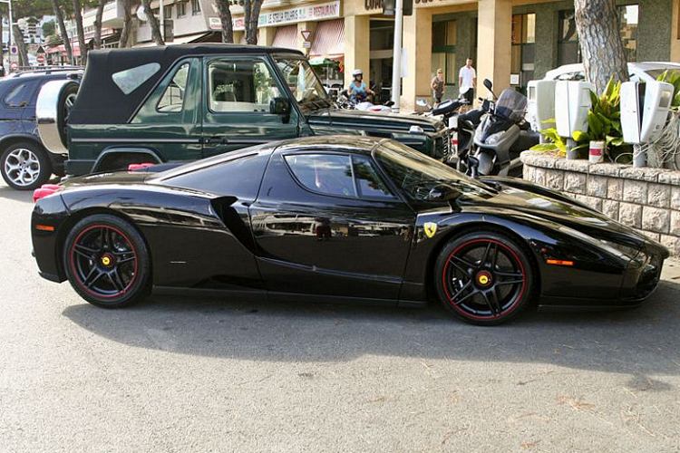 ferrari-enzo-black+7.jpg