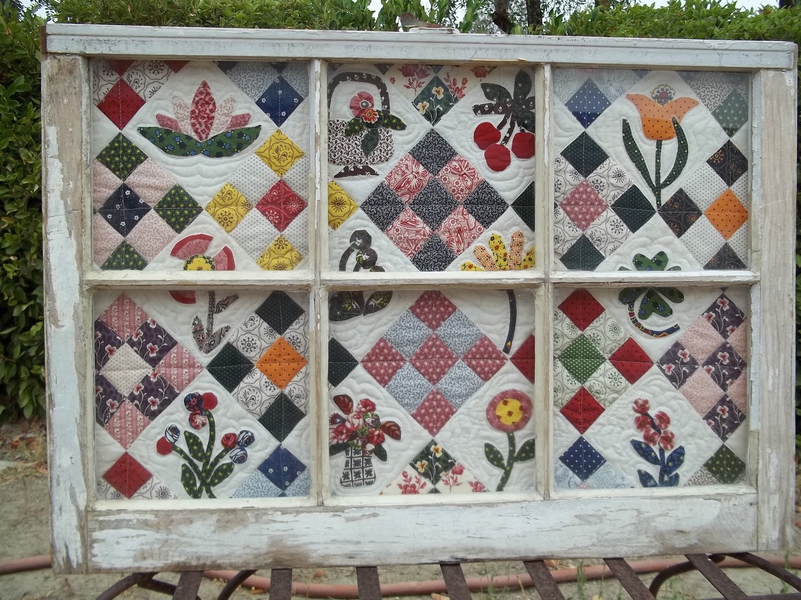 100_0143.JPG 1,600×1,200 pixels Quilt shop displays, Quilt display