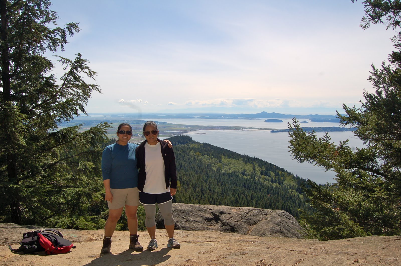 runvemrun in Hawaii Oyster Dome Hike
