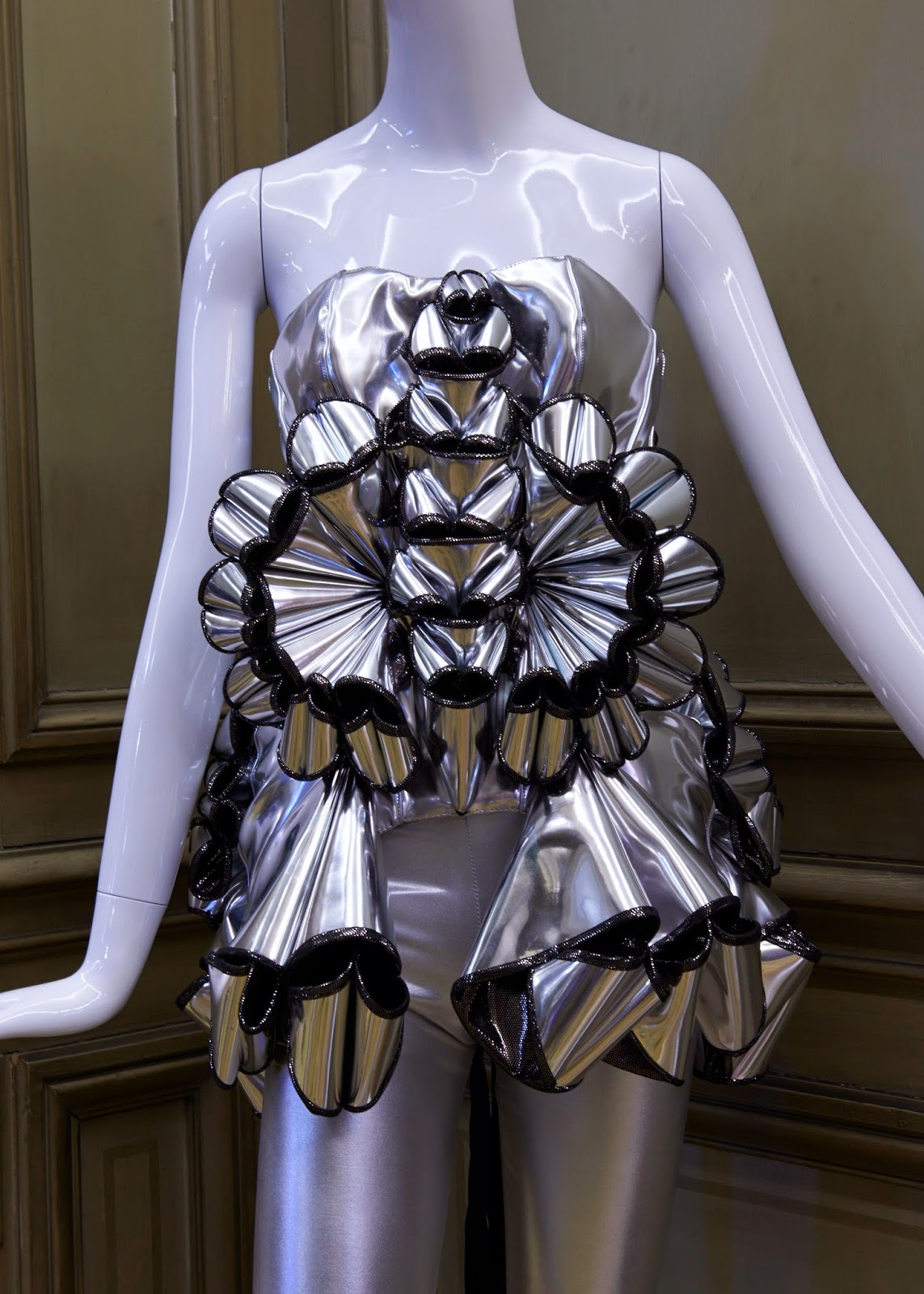 Fashion Studio Magazine FASHION EXHIBITIONS PARIS