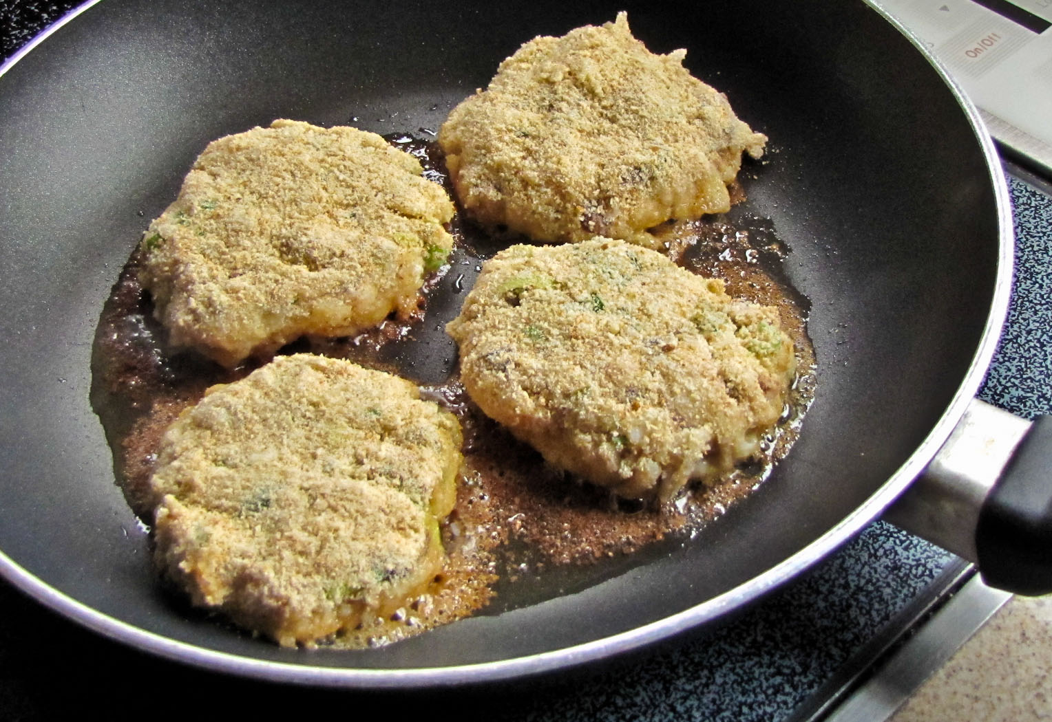 OnTheMoveIn the Galley Crab Cakes with Green Chile Tartar Sauce