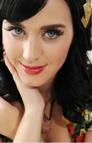 Russell Brand Ceraikan Katy Perry