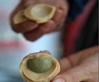 eating virgin egg