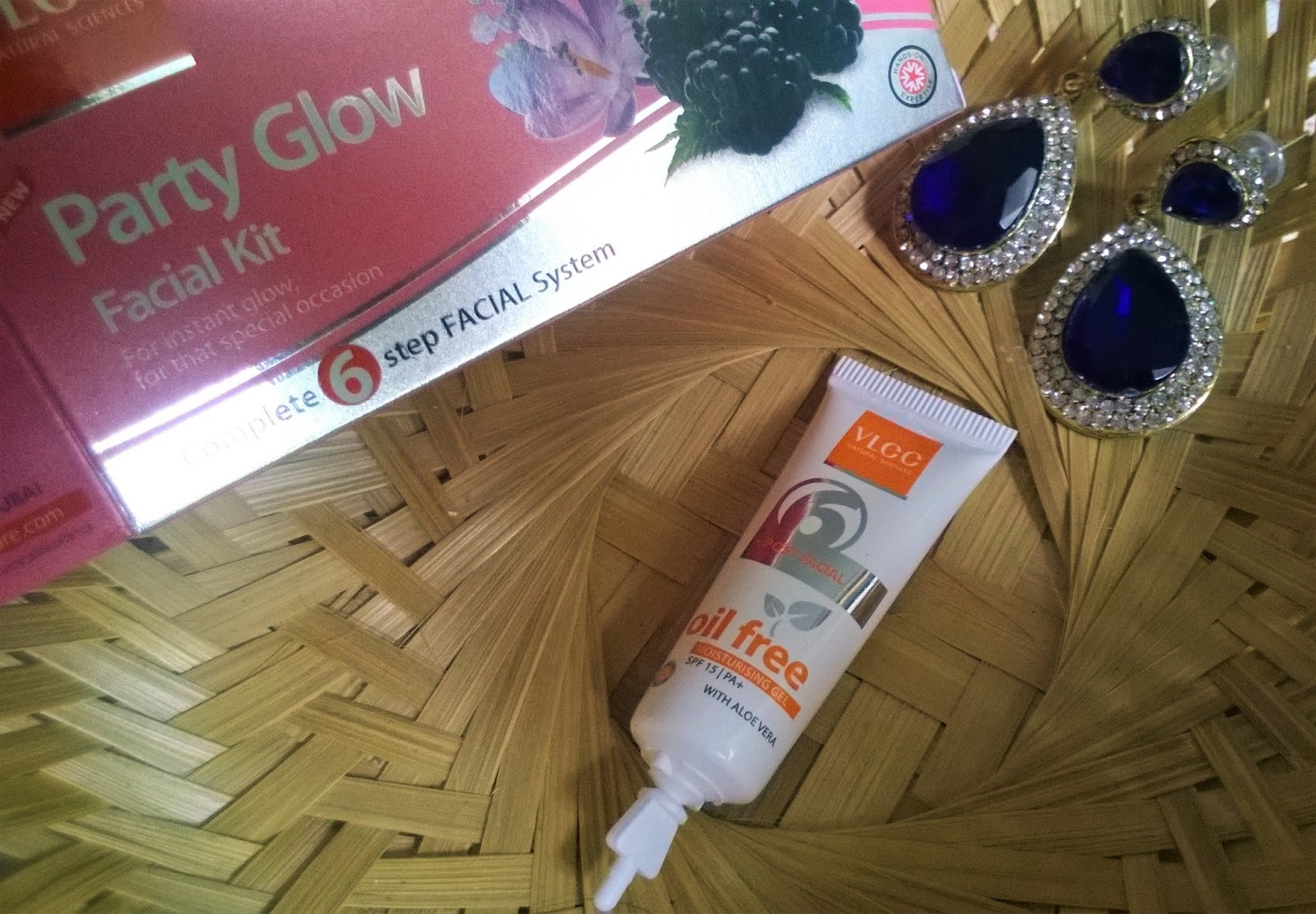 Beauty & Beyond VLCC Party Glow Facial Kit Review & Price