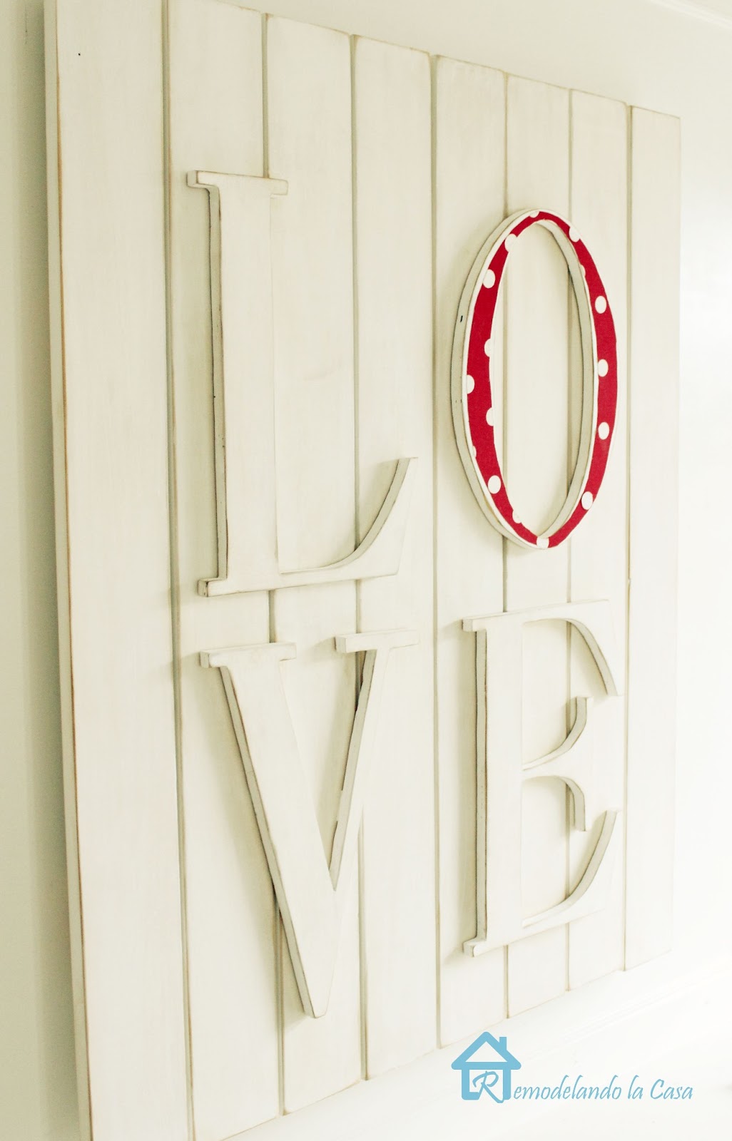 PB Inspired Love Wall Plaque for Valentines Remodelando la Casa