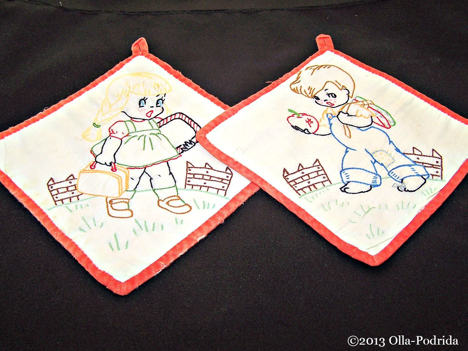 OllaPodrida Embroidered Pot Holders