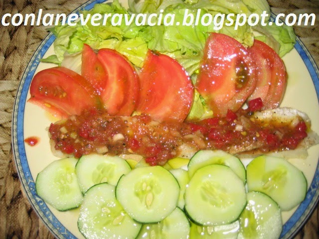 Ensalada De Tomate, Pepino Y Merluza
