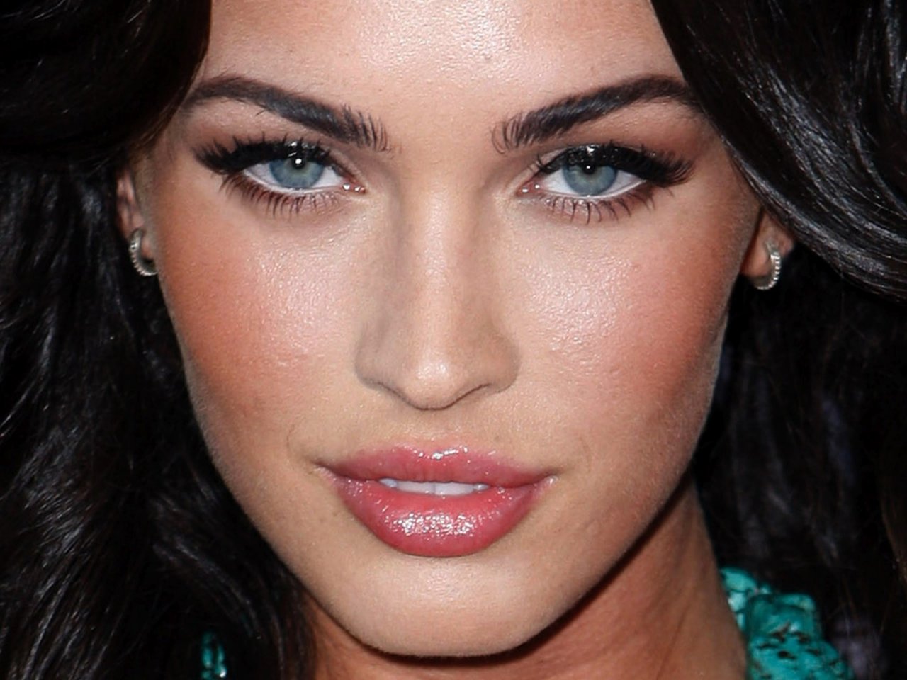 http://3.bp.blogspot.com/-BlNAaOVnU-o/T0wZDnbwFrI/AAAAAAAAAR0/yYdu3Aaln3g/s1600/Megan-Fox-1175210.jpg