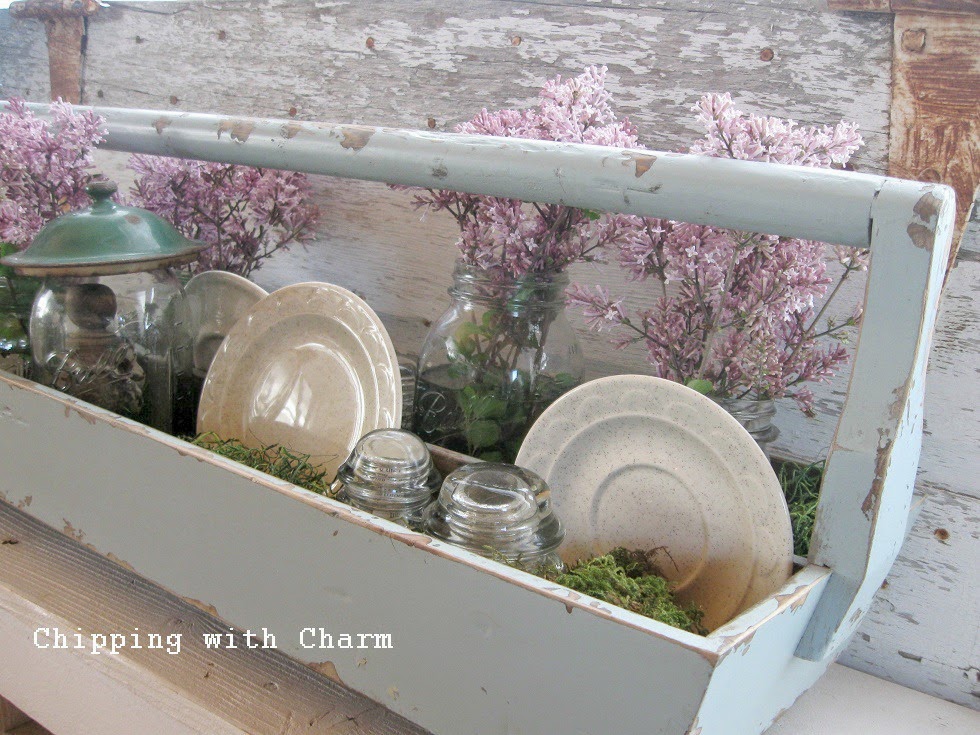 Chipping with Charm: Fairy Garden Centerpiece...http://www.chippingwithcharm.blogspot.com/