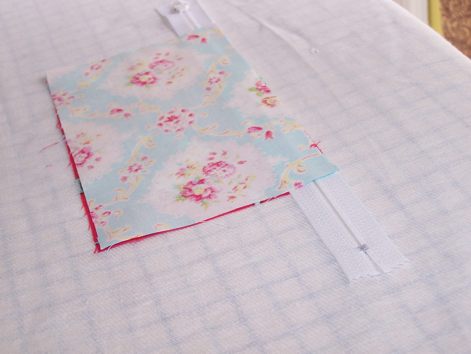 n' stitches designs Lined Purse with Zipper Tutorial