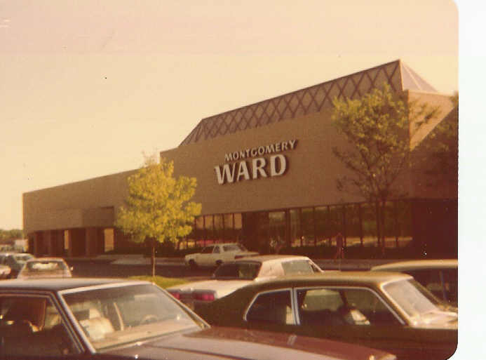 Trip to the Mall FLASHBACK Deerbrook Mall in Deerfield, Illinois