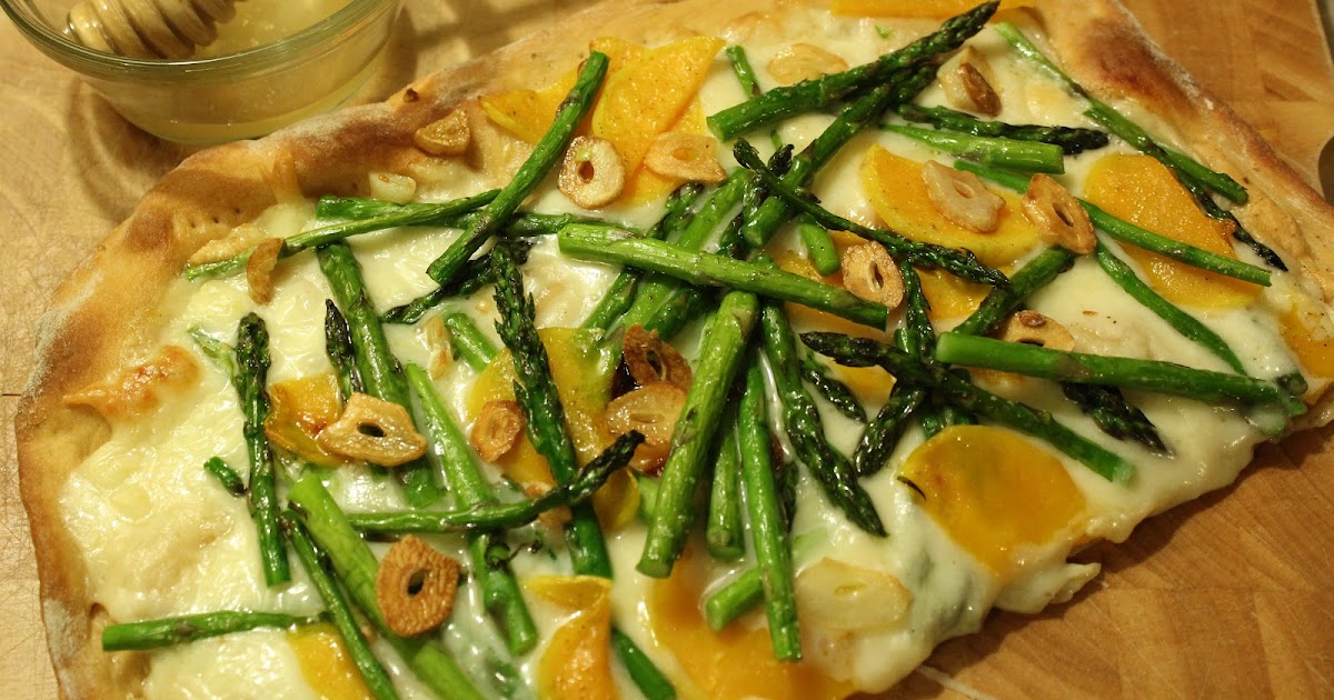 menuinseason garlicky asparagus flatbread