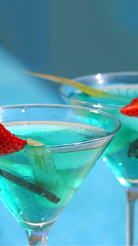 Blue Cocktail Martini Strawberry Android Wallpaper