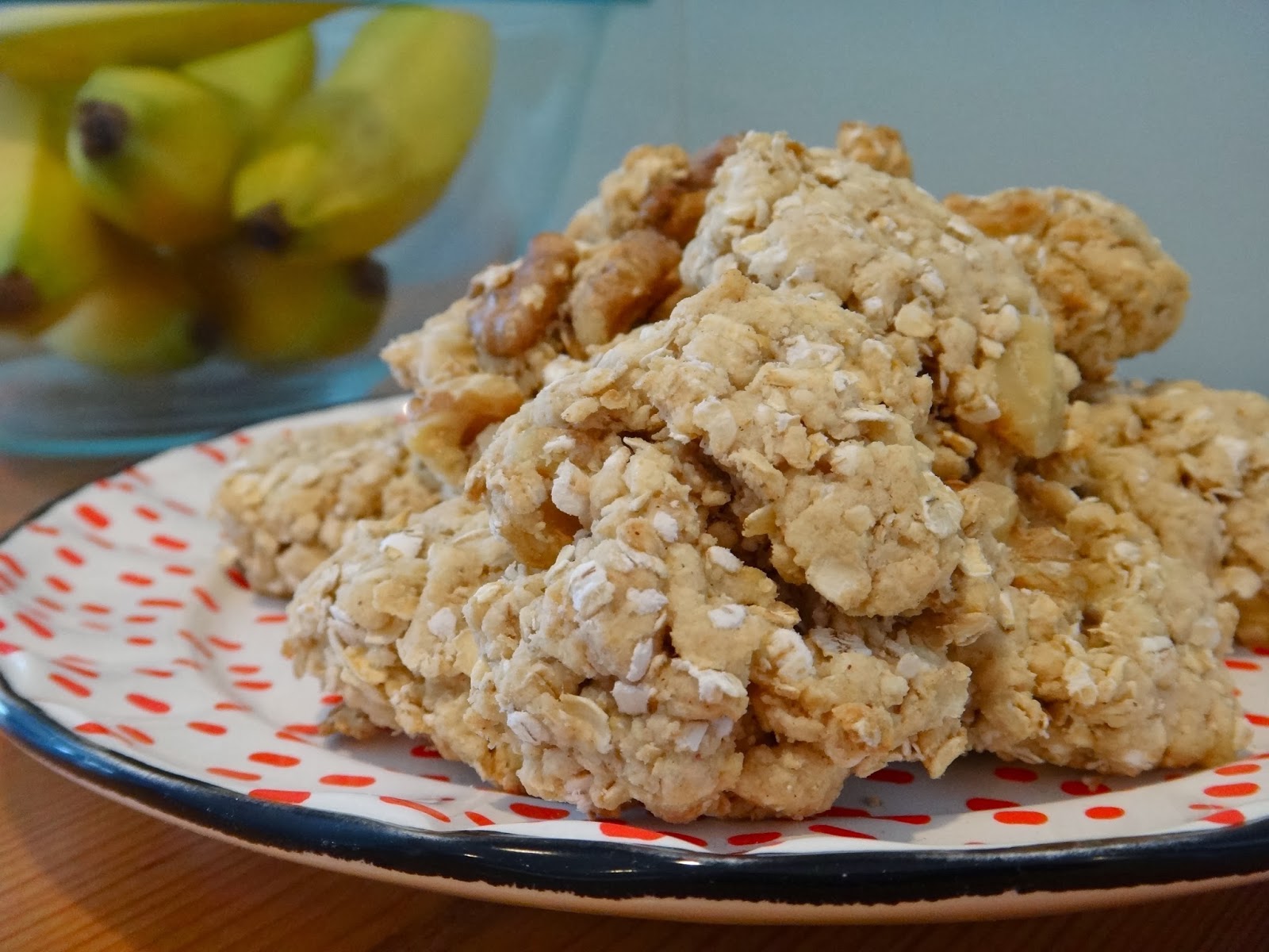 Healthy Banana Walnut Oatmeal Cookies