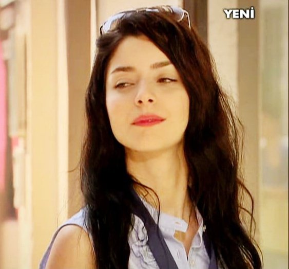 Merve Boluğur Go Girl Röportajı "Yaşasın!!! Artık Bizim Bir Sabrina