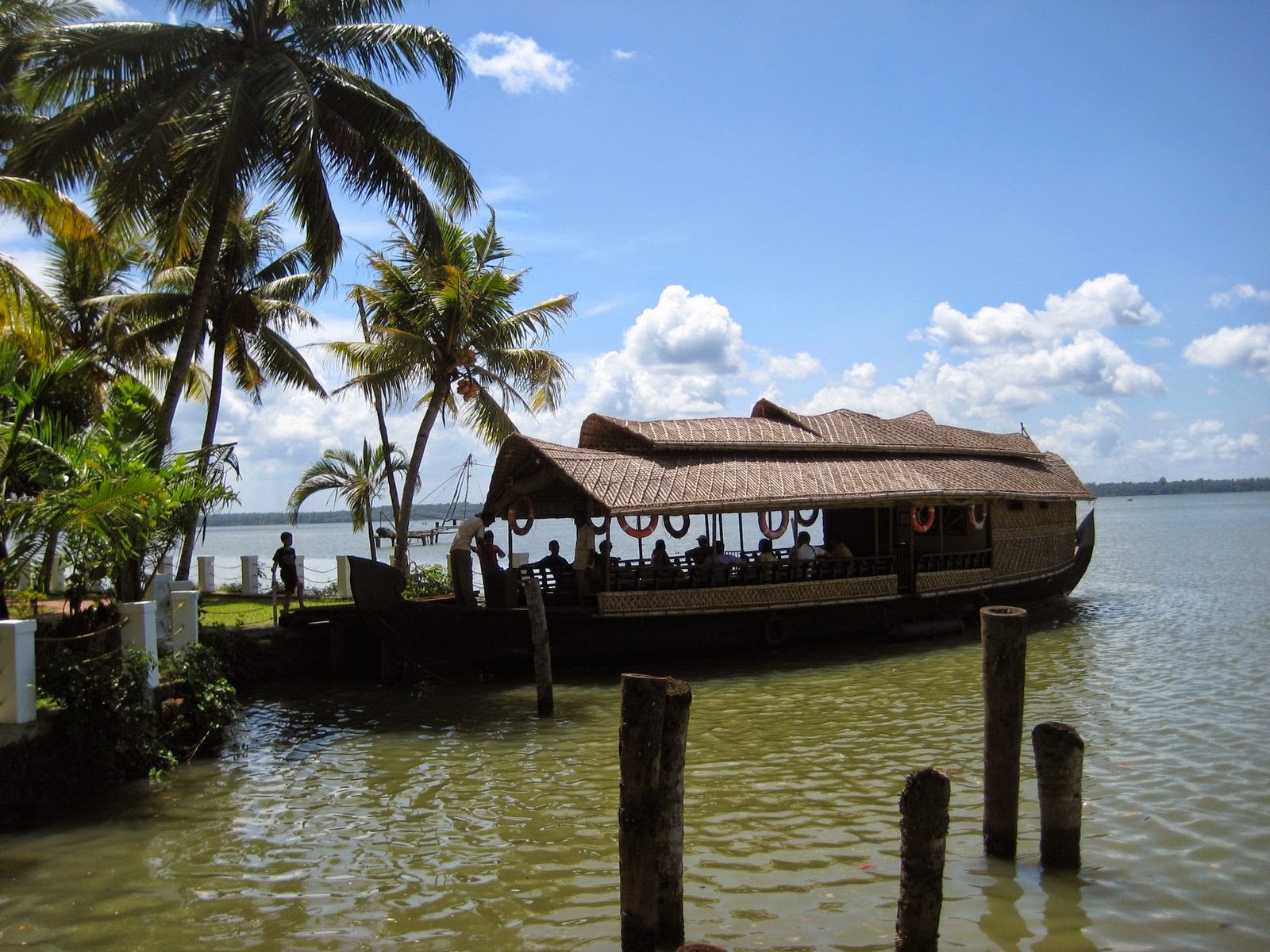 Ashtamudi Lake: Kerala
