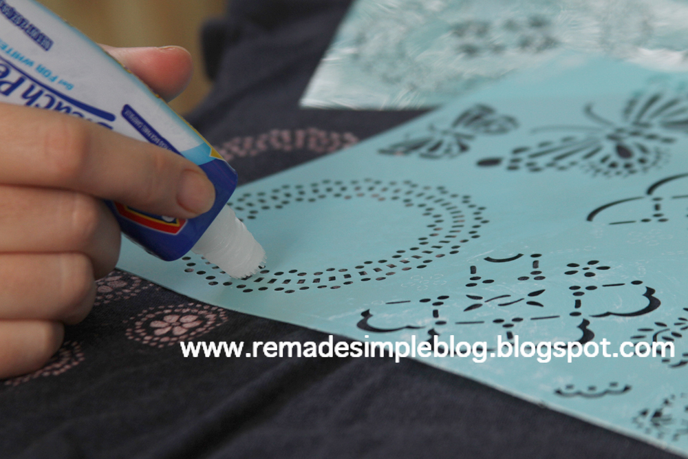 ReMadeSimple Bleach Pen Stenciling