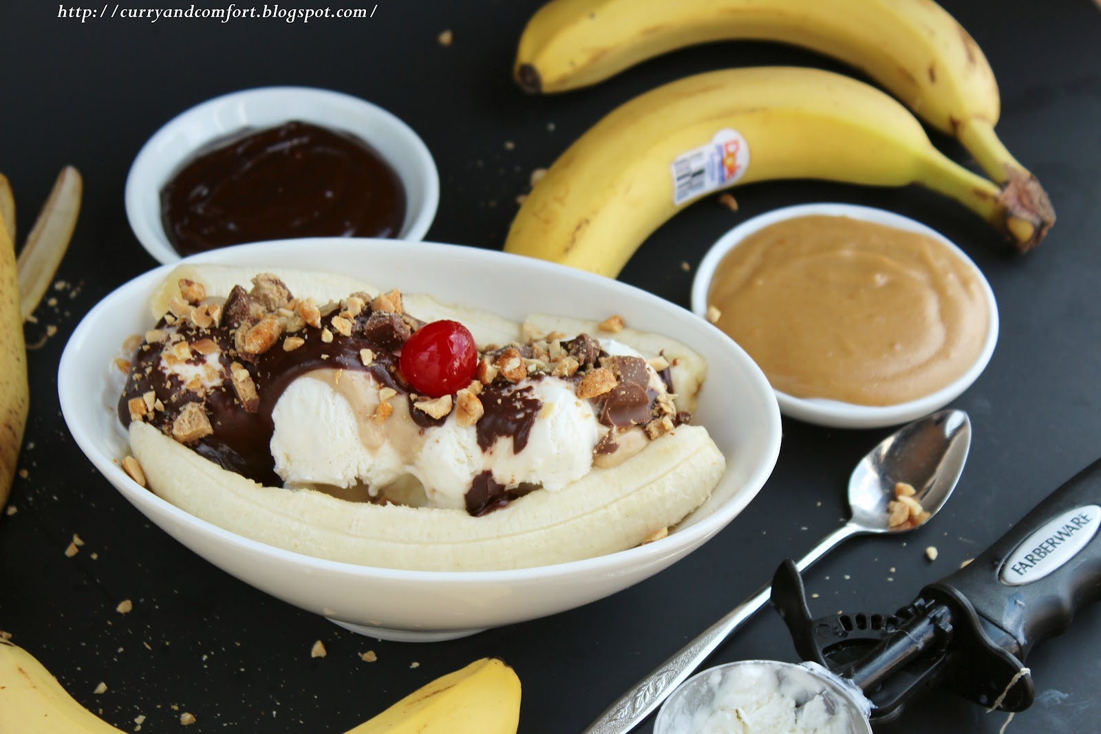 Kitchen Simmer Chocolate and Peanut Butter Banana Split Sundae