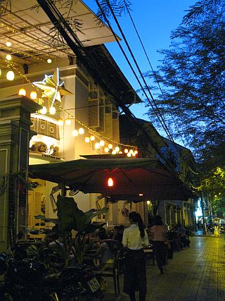 Cafe Han Thuyen