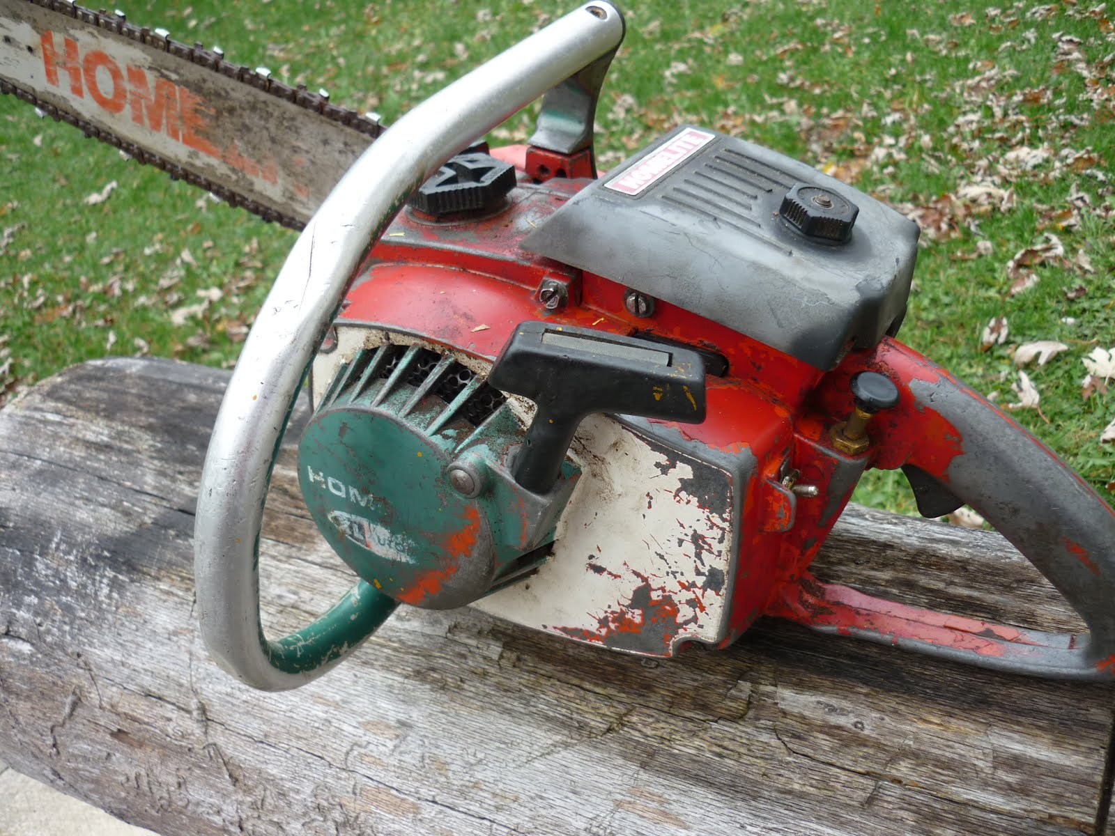 VINTAGE CHAINSAW COLLECTION HOMELITE GROUP OF SAWS.