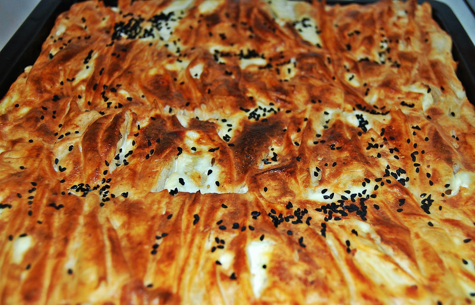 Büzme Börek Kadının Kalçası Yemeğin Salçası