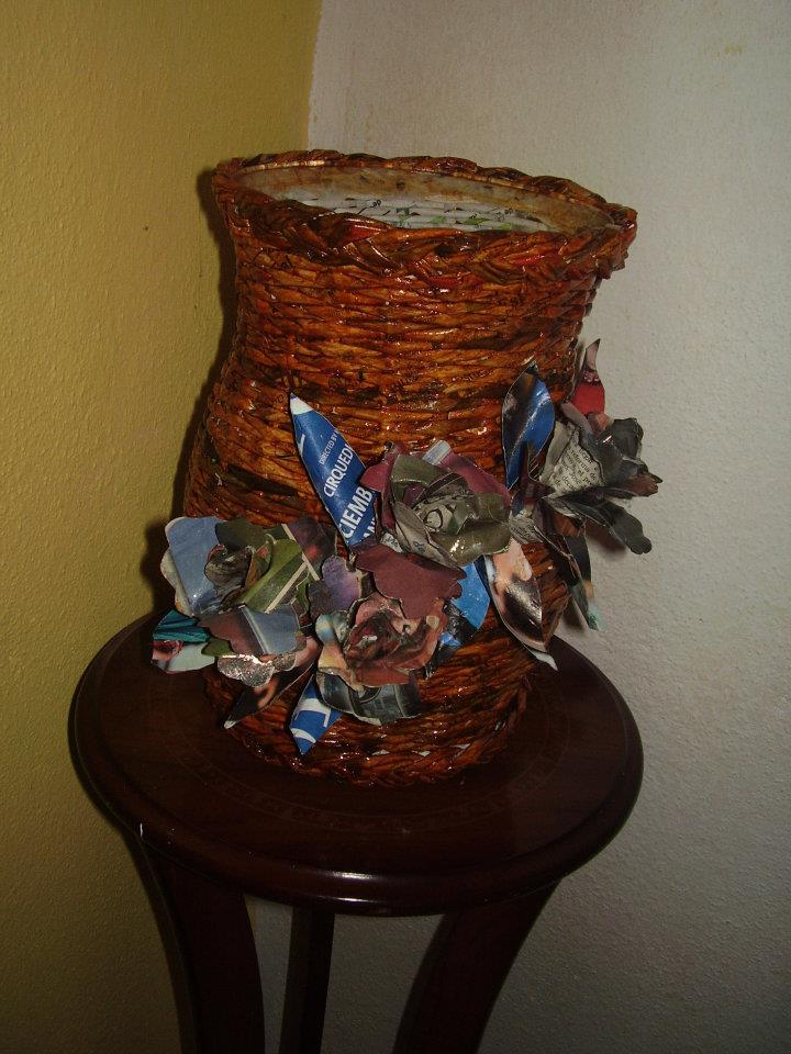 Jarrón decorado con flores de papel | Manualidades Chirisa