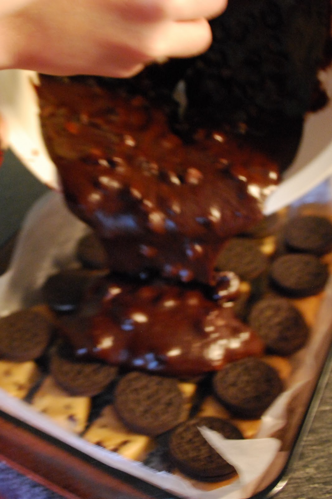 THE SERENDIPITY BISTRO Ultimate Chocolate Chip Oreo Cookie Brownie Bars