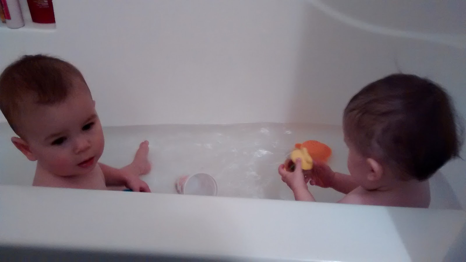 How We Do Bath Time With Twins (without a bath tub!)