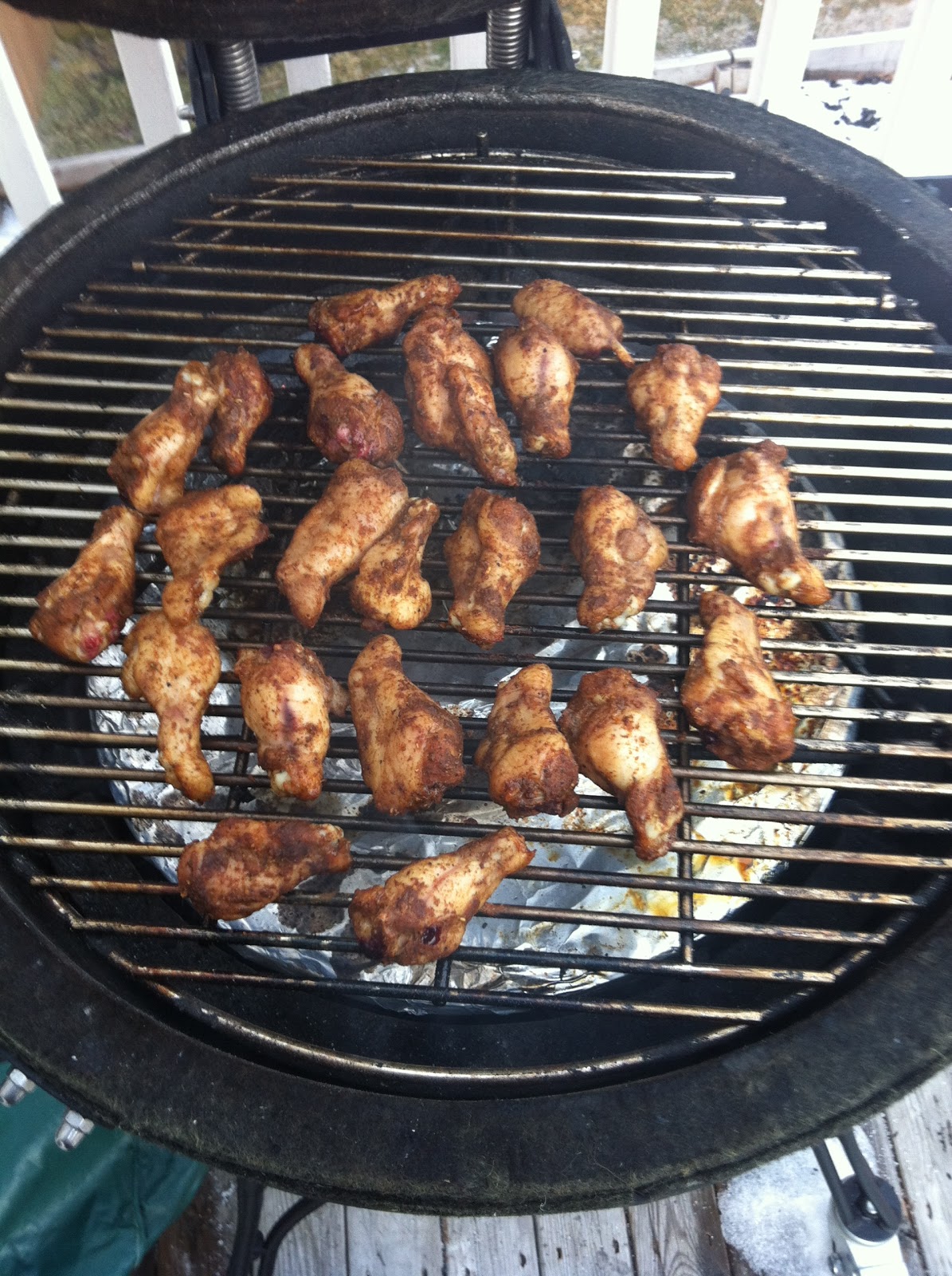 HRM CREATIVE BBQ Wings on the Kamado Joe and Fresh Salad