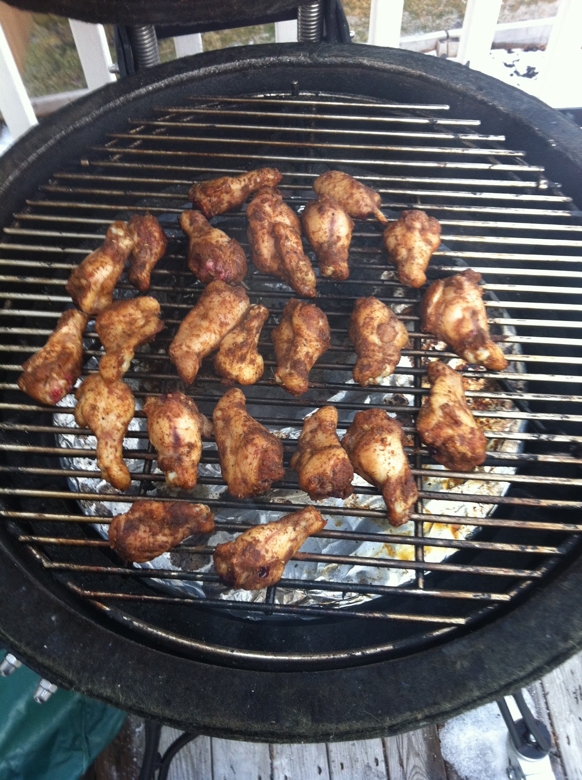 HRM CREATIVE BBQ: Wings on the Kamado Joe and Fresh Salad