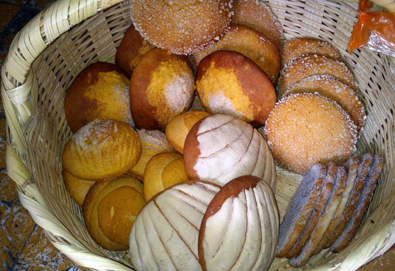 Jaime Ramos Méndez Canasta de pan dulce en Tangancícuaro, Michoacán