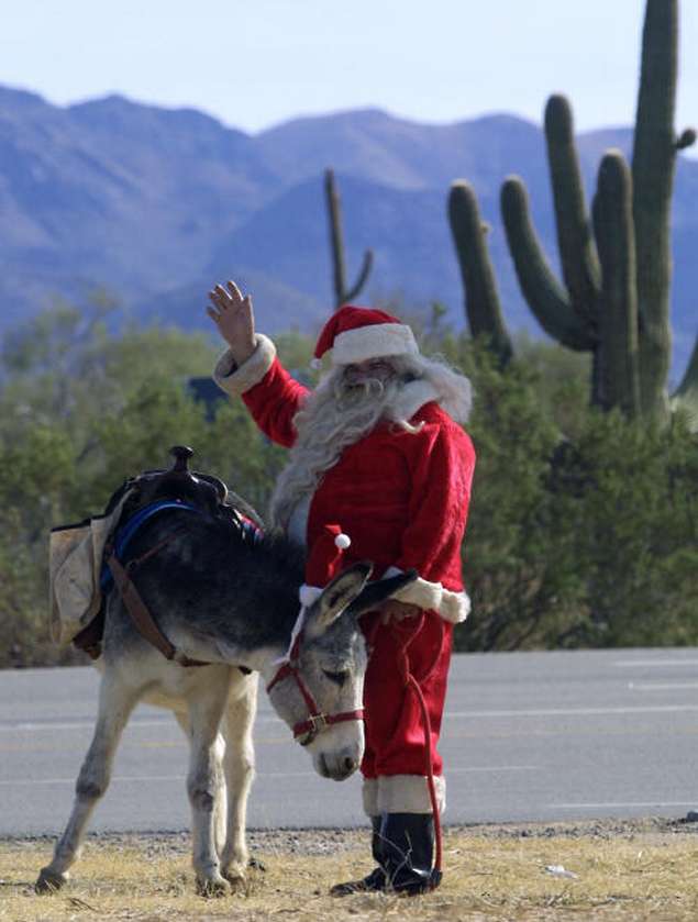 Is it weird ?: Weird Christmas Photos - Part 2