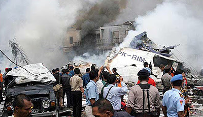 kabar--aneh.blogspot.com - 5 Kecelakaan Pesawat Terparah Di Indonesia
