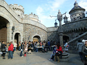 . this theme park. I need to wait more than two hours for this ride only.