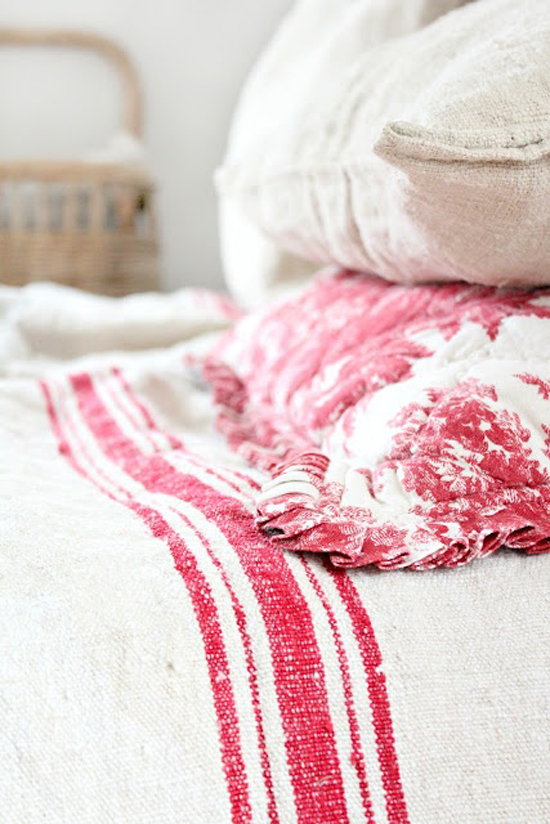 French country linens in pink and white via @lookslikewhite