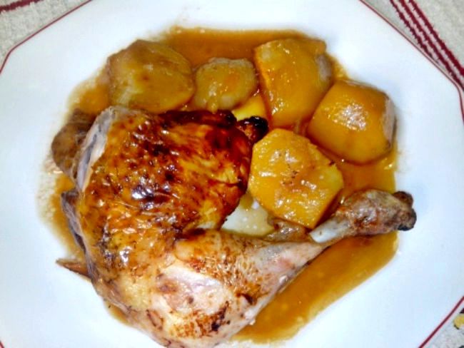 Pollo asado con salsa de piña 