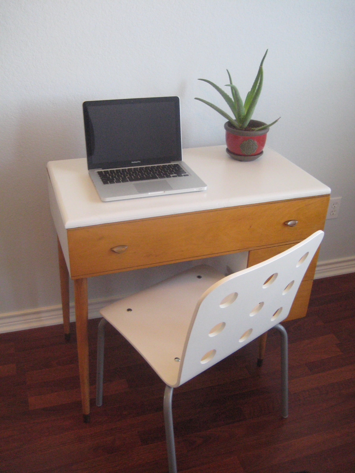 Adventures In Creating: Mid Century Sewing Table Turned Modern Desk