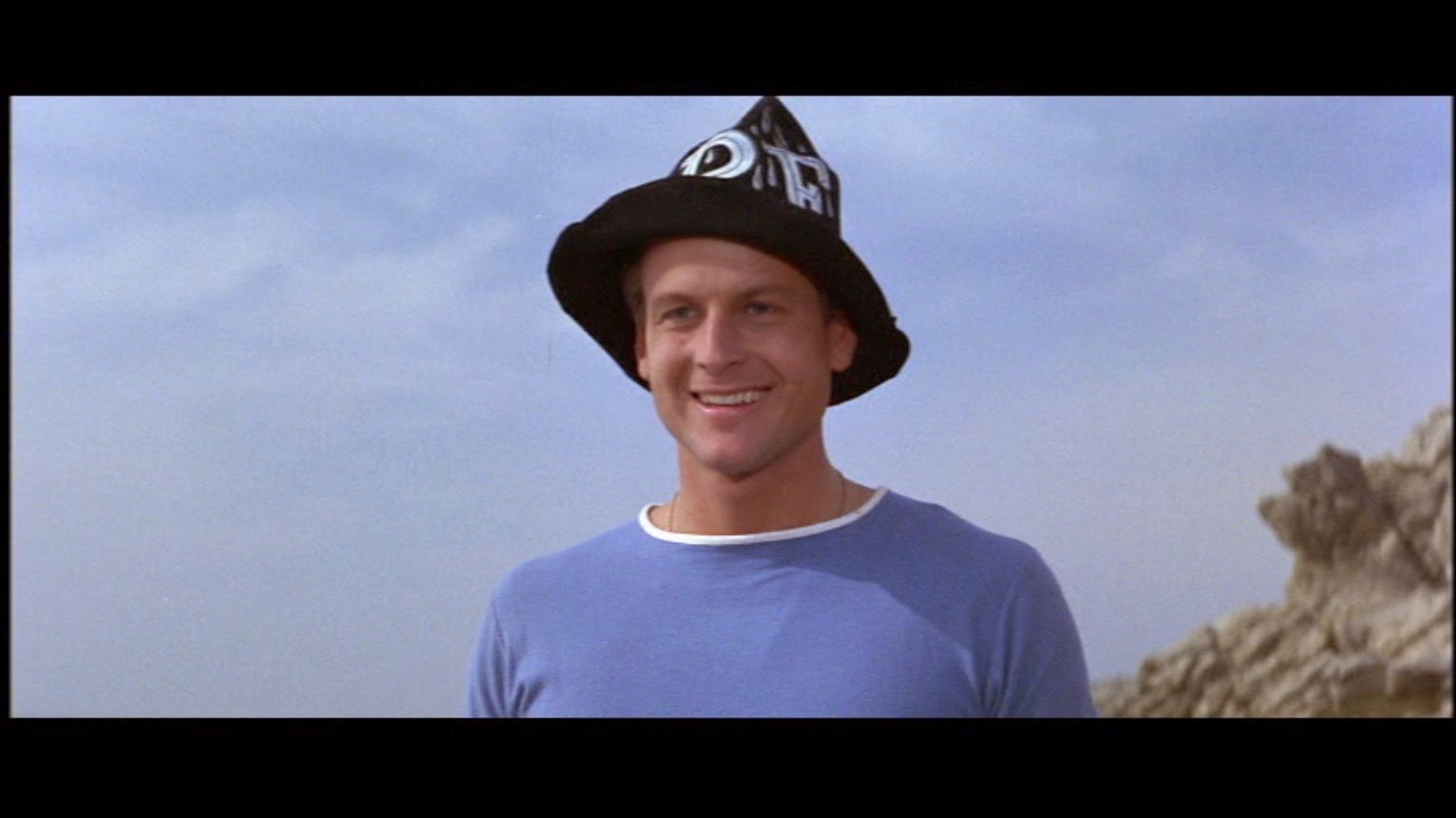 Happyotter BEACH BLANKET BINGO (1965)