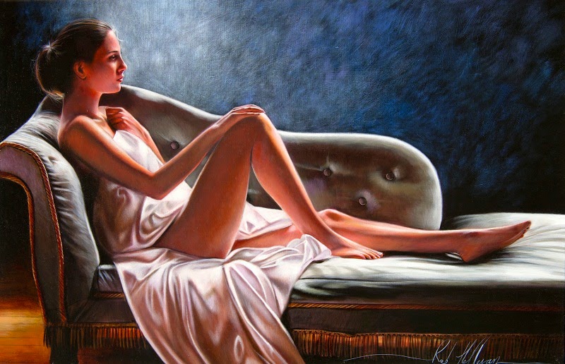 Натурщица выбирает подходящую позу порно фото