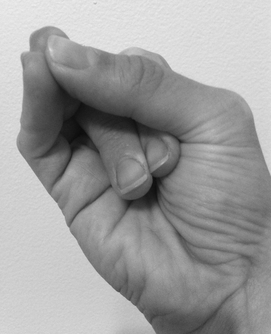 List 101+ Pictures When A Guy Holds Your Hand While Interlocking Fingers Stunning