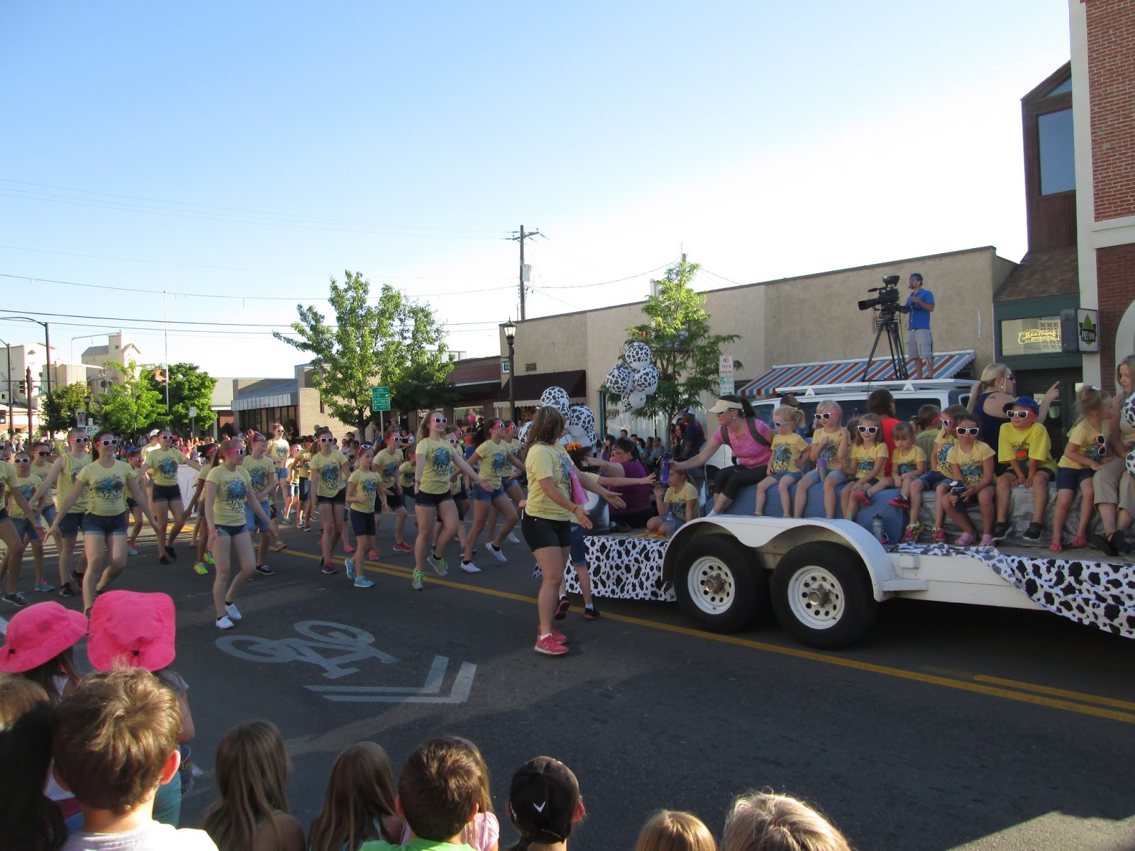 Happy Clean Living Meridian Idaho Dairy Days Parade 2015