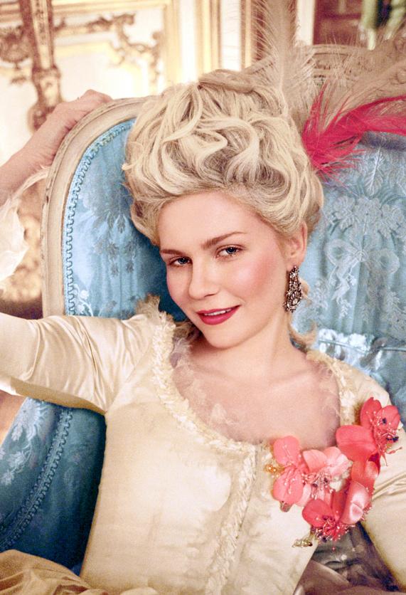 Kristen Dunst sebagai Marie Antoinette