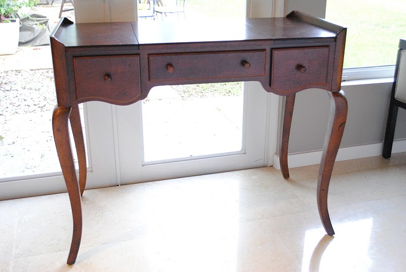 jandjhome Painted Vanity Table