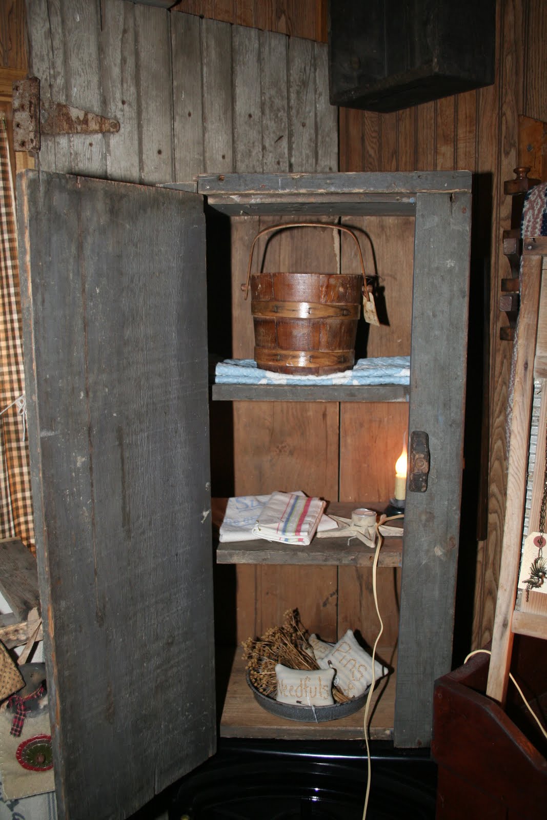 The Crows Corner New Primitive Furniture Pieces