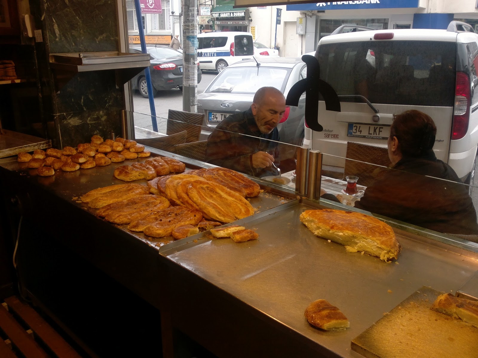 BUYURUN,BERABER OLSUN&hellip; TARİHİ SARIYER MUHALLEBİCİSİ VE BÖREK